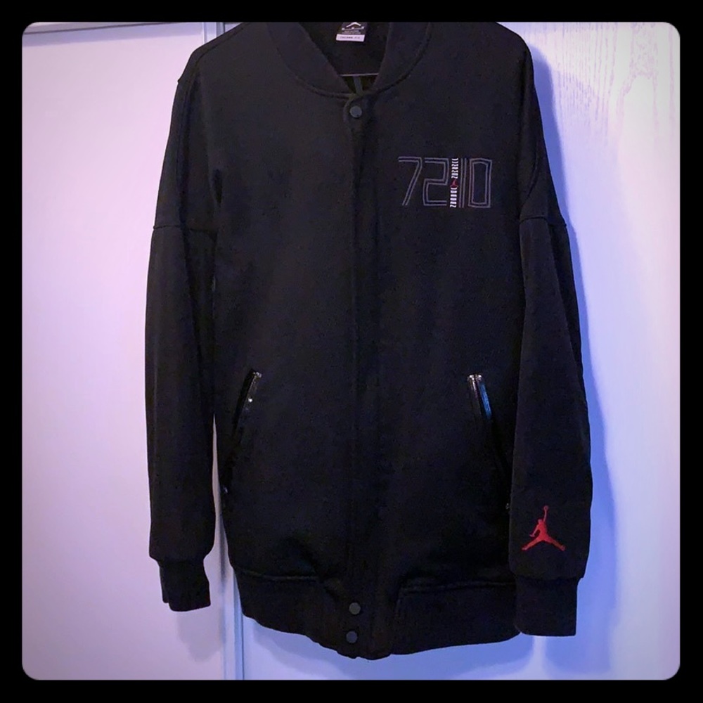 Jordan 11 72•10 jacket
